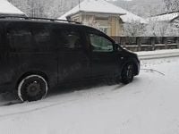 Second-hand VW Caddy Maxi 105 CP (77 kW) 2012 Negru Monovolum
