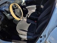 Second-hand Toyota Aygo 72 CP (52 kW) 2018 Culoarealb Hatchback