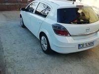 Second-hand Opel Astra 85 CP (62 kW) 2011 Alb Berlinǎ