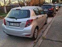 Second-hand Toyota Yaris Terra 99 CP (72 kW) 2012 Culoareargint Hatchback
