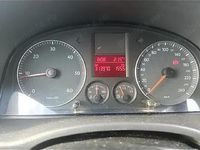 Second-hand VW Caddy 105 CP (77 kW) 2009 Argintiu Monovolum