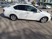 Second-hand Skoda Octavia Ambiente 105 CP (77 kW) 2014 Culoarealb Hatchback