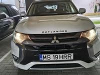 Second-hand Mitsubishi Outlander P-HEV 210 CP (154 kW) 2015 Alb SUV