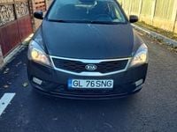 Second-hand Kia Ceed 90 CP (66 kW) 2010 Negru Hatchback