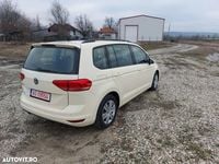 Second-hand VW Touran Comfortline 150 CP (110 kW) 2018 Culoarebej Monovolum