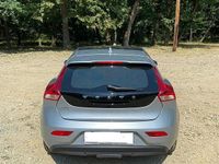 Second-hand Volvo V40 Inscription 122 CP (89 kW) 2017 Culoareargint Hatchback