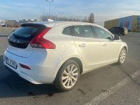 Second-hand Volvo V40 115 CP (84 kW) 2014 Culoarealb