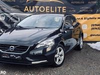 Second-hand Volvo V40 Momentum 120 CP (88 kW) 2015 Culoarealbastru Hatchback