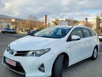 Second-hand Toyota Auris Hybrid 126 CP (92 kW) 2013 Break
