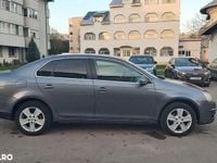 Second-hand VW Jetta Comfortline 102 CP (75 kW) 2008 Culoaregri Berlinǎ