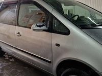 Second-hand VW Sharan 115 CP (84 kW) 2009 Gri Monovolum