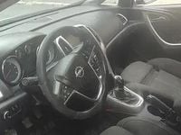 Second-hand Opel Astra 110 CP (80 kW) 2011 Berlinǎ