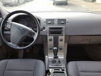 second-hand Volvo S40 face-lift Momentum cu optiuni adaugate,