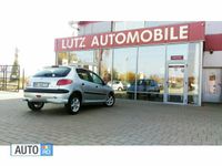 Second-hand Peugeot 206 68 CP (50 kW) 2004 Argintiu Hatchback