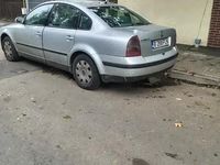 Second-hand VW Passat 74 CP (54 kW) 2004 Argintiu Berlinǎ