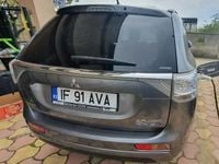 Second-hand Mitsubishi Outlander P-HEV 240 CP (176 kW) 2014 Argintiu SUV