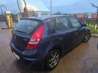 Second-hand Hyundai i30 105 CP (77 kW) 2009 Albastru Hatchback