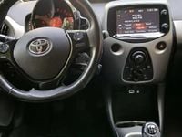 Second-hand Toyota Aygo 69 CP (50 kW) 2018 Rosu Hatchback