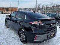 Second-hand Hyundai Ioniq Premium 100 kW (136 CP) 2021 Culoarenegru Hatchback