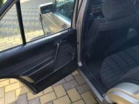 Second-hand Mercedes 190 121 CP (88 kW) 1989 Bej Berlinǎ