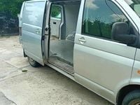 Second-hand VW Transporter 130 CP (95 kW) 2007 Culoaregri Van