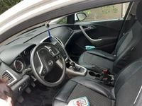 Second-hand Opel Astra 115 CP (84 kW) 2011 Berlinǎ