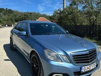 Second-hand Mercedes E250 204 CP (150 kW) 2010 Culoarealbastru Berlinǎ