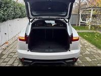 Second-hand Jaguar E-Pace 163 CP (119 kW) 2021 Culoarealb SUV