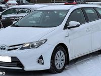 Second-hand Toyota Auris Hybrid Luna 99 CP (72 kW) 2014 Culoarealb Break