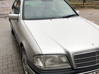 second-hand Mercedes C200 