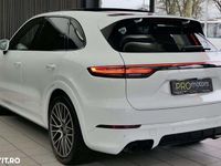 Second-hand Porsche Cayenne Platinum Edition 340 CP (250 kW) 2022 Culoarealb SUV