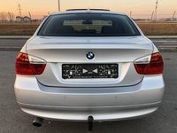 Second-hand BMW 320 Sport Line 163 CP (119 kW) 2007 Argintiu Berlinǎ