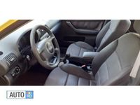 Second-hand Audi A3 102 CP (75 kW) 2000 Galben Hatchback