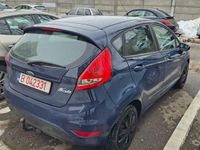 Second-hand Ford Fiesta Ambiente 82 CP (60 kW) 2010 Culoarealbastru Hatchback