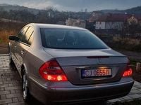 Second-hand Mercedes E200 Elegance 122 CP (89 kW) 2003 Culoarebej Berlinǎ
