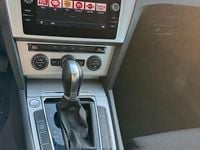 Second-hand VW Passat Comfortline 120 CP (88 kW) 2019 Culoarenegru Break
