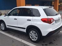 Second-hand Suzuki Vitara Cool 120 CP (88 kW) 2015 Culoarealb SUV