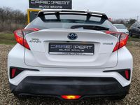 Second-hand Toyota C-HR 122 CP (89 kW) 2016 Culoarealb SUV