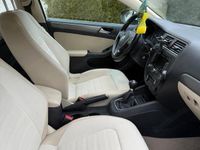 Second-hand VW Jetta 105 CP (77 kW) 2012 Alb Berlinǎ