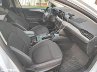 Second-hand Ford Focus Active 120 CP (88 kW) 2019 Culoarealb Hatchback