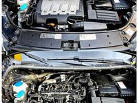 Second-hand VW Caddy Edition 102 CP (75 kW) 2011 Culoarenegru Monovolum