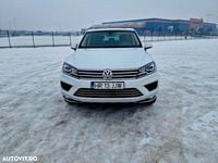Second-hand VW Touareg Exclusive 262 CP (192 kW) 2015 Culoarealb SUV