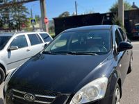 Second-hand Kia Ceed 109 CP (80 kW) 2008 Negru Hatchback