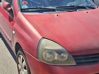 Second-hand Renault Clio II 65 CP (47 kW) 2006 Culoarerosu Berlinǎ