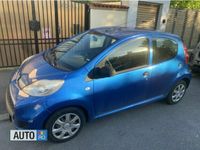 Second-hand Peugeot 107 68 CP (50 kW) 2011 Albastru Hatchback