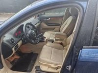 Second-hand Audi A3 140 CP (102 kW) 2005 Albastru Hatchback