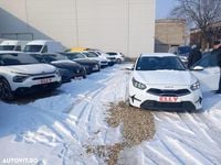 Second-hand Kia Ceed Platinum 136 CP (100 kW) 2022 Culoarealb Hatchback