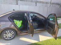 Second-hand VW Jetta Comfortline 105 CP (77 kW) 2012 Culoaremaro Berlinǎ