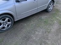 Second-hand Opel Astra 81 CP (59 kW) 2009 Break