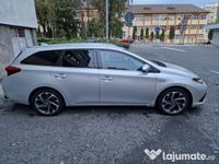 second-hand Toyota Auris Hybrid 